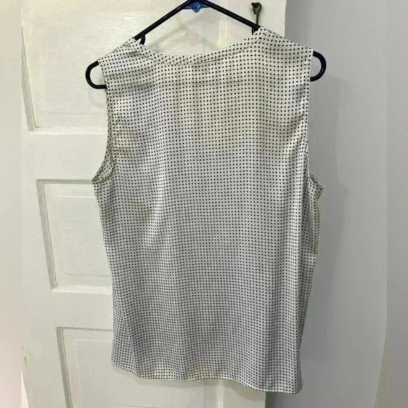 tommy Hilfiger white lightweight flowy tanktop - Picture 4 of 4